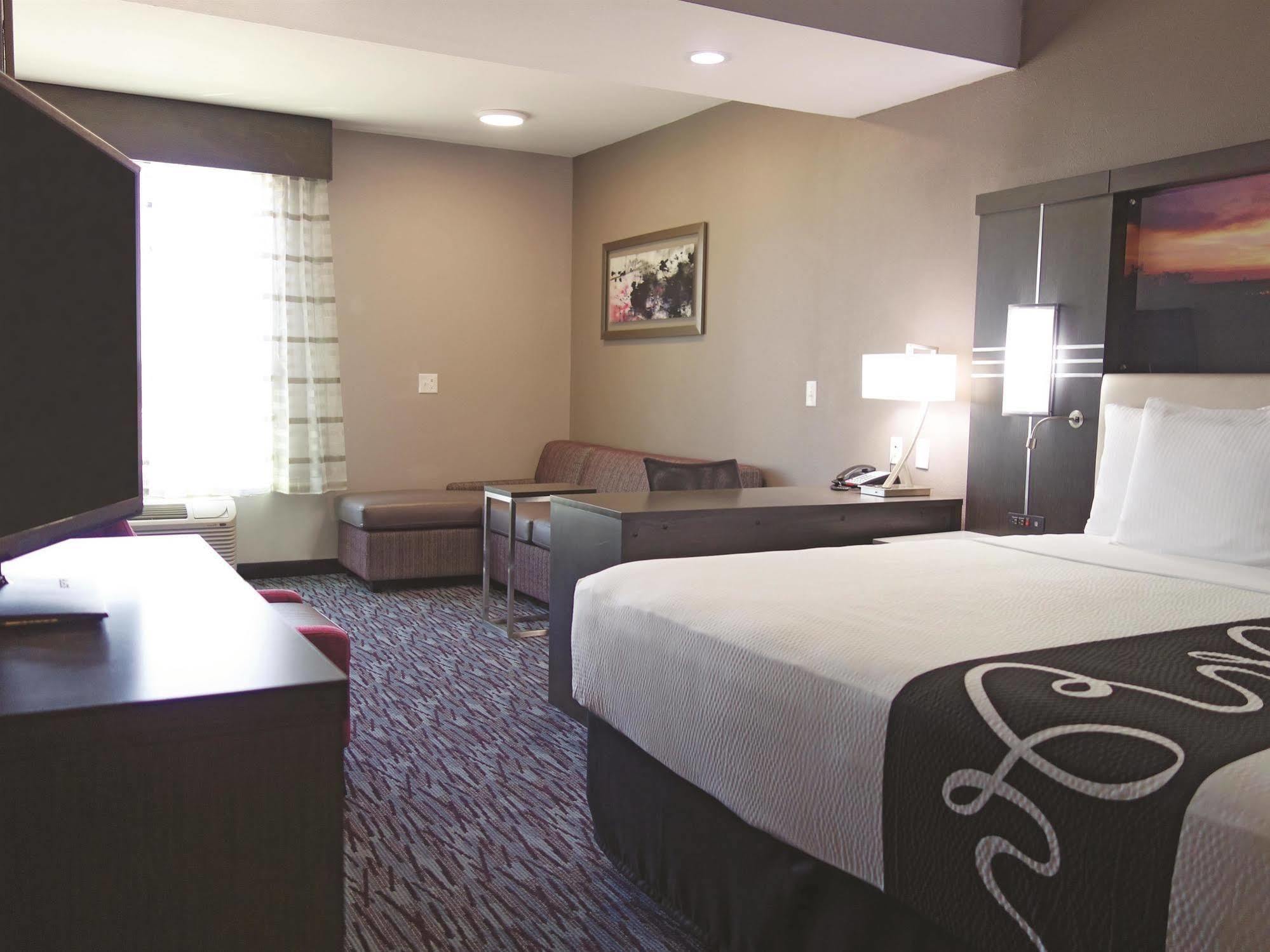 La Quinta By Wyndham Amarillo Airport Hotel Buitenkant foto